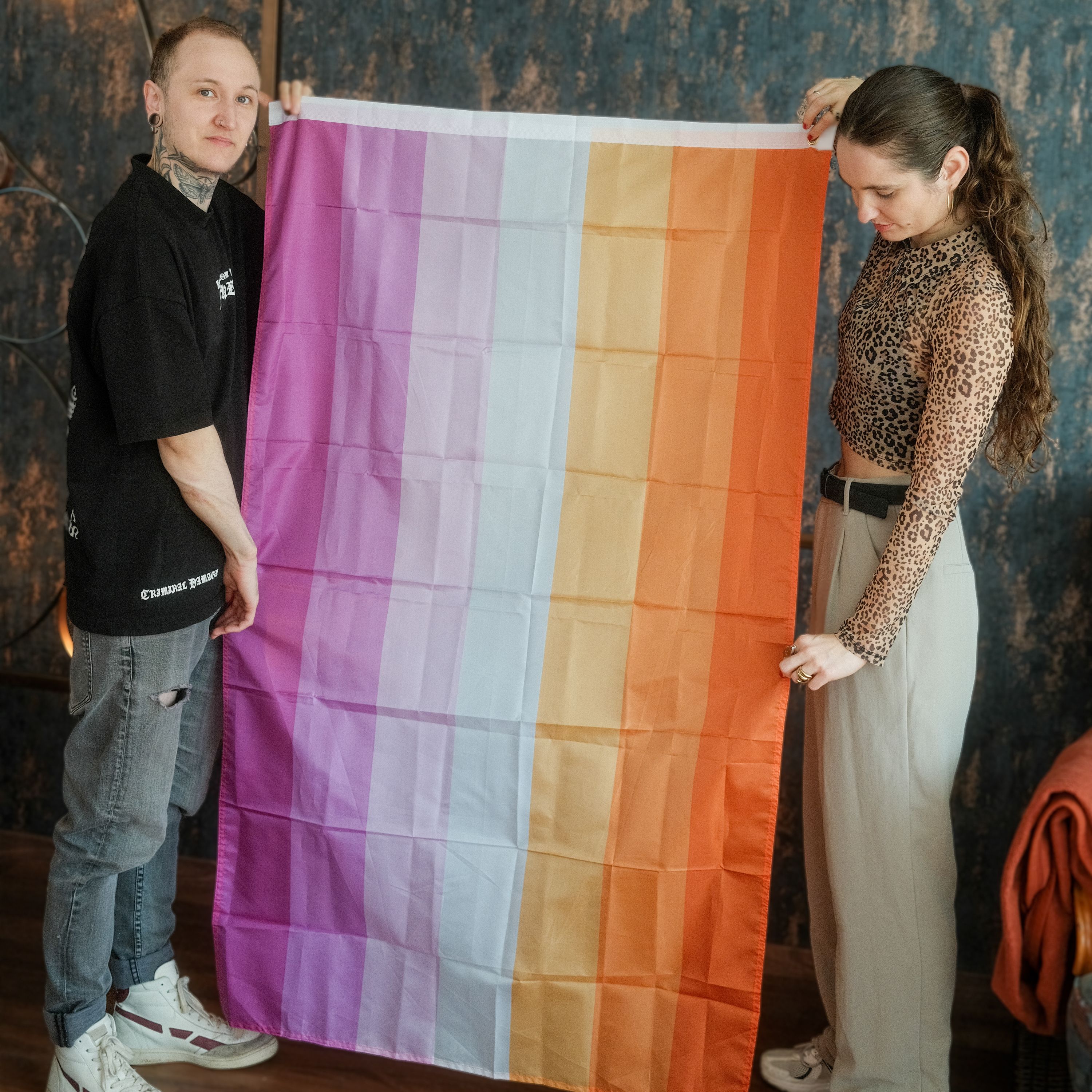 Lesbian Pride Flagge – 90×150 cm Stofffahne mit Ösen für CSD & Festival