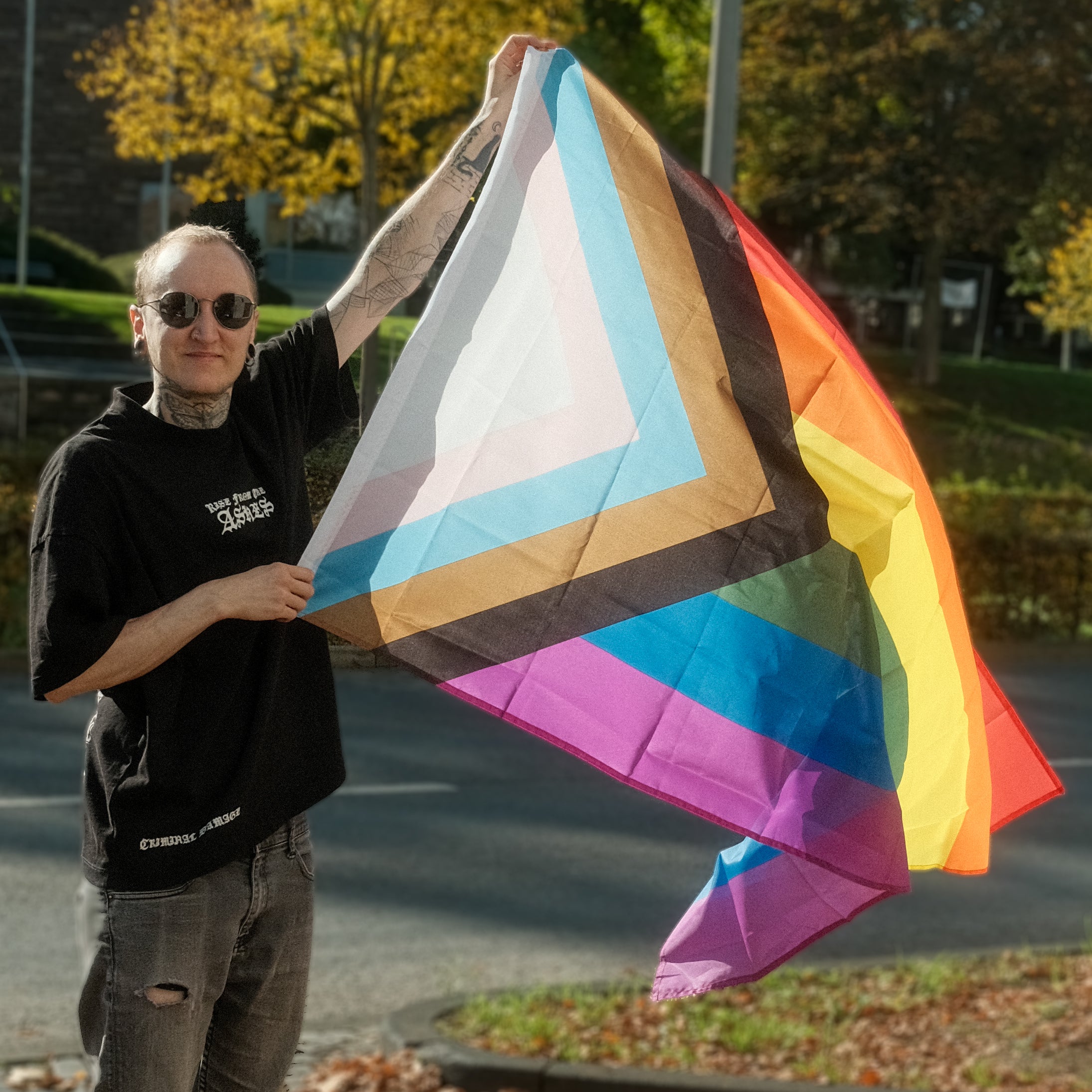 Progress Pride Flagge – 90×150 cm Stofffahne mit Ösen für CSD & Festival